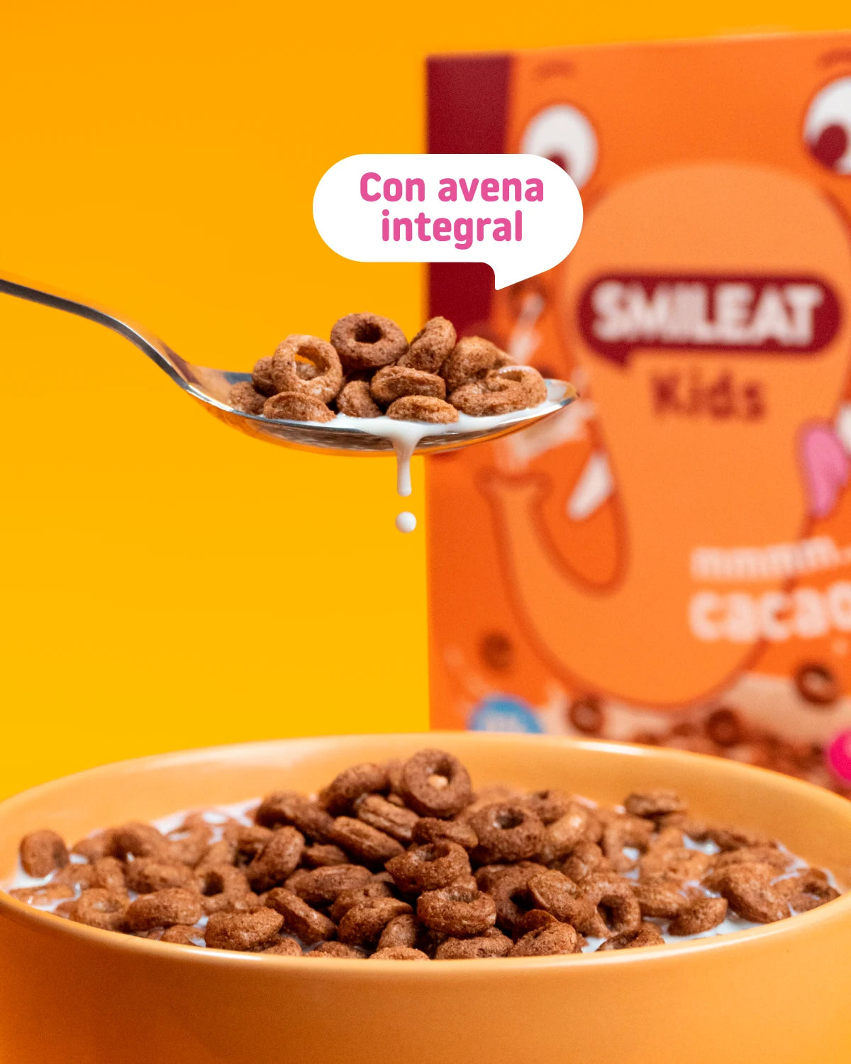 Cereales de cacao Smileat Kids con 11% de proteína, avena integral y alto contenido en fibra.