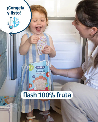 Niña comiendo helado de 100% fruta sin azúcar añadida