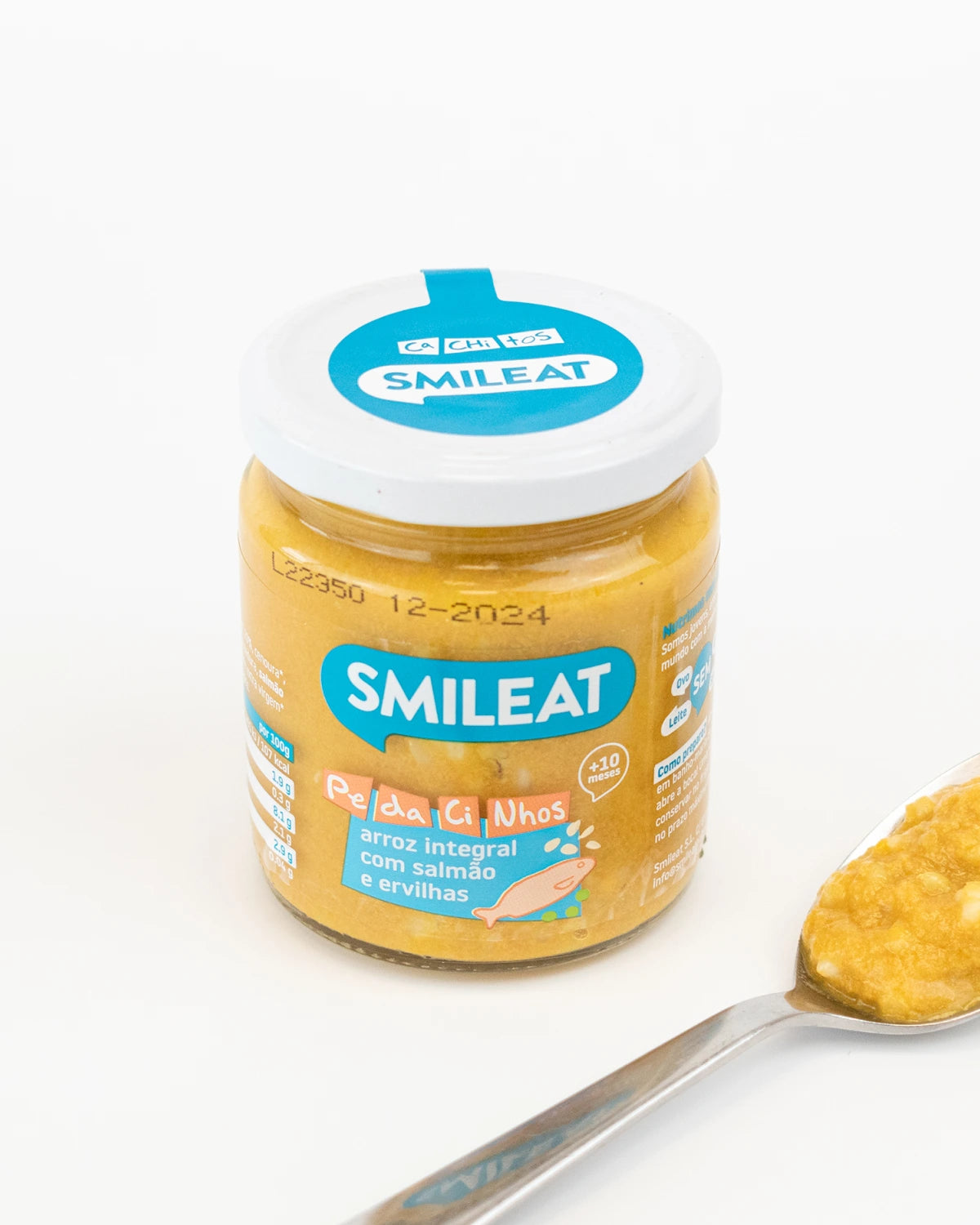 Boião de PE-DA-CI-NHOS arroz integral com salmão e ervilhas perfeito para oferecer novas texturas.